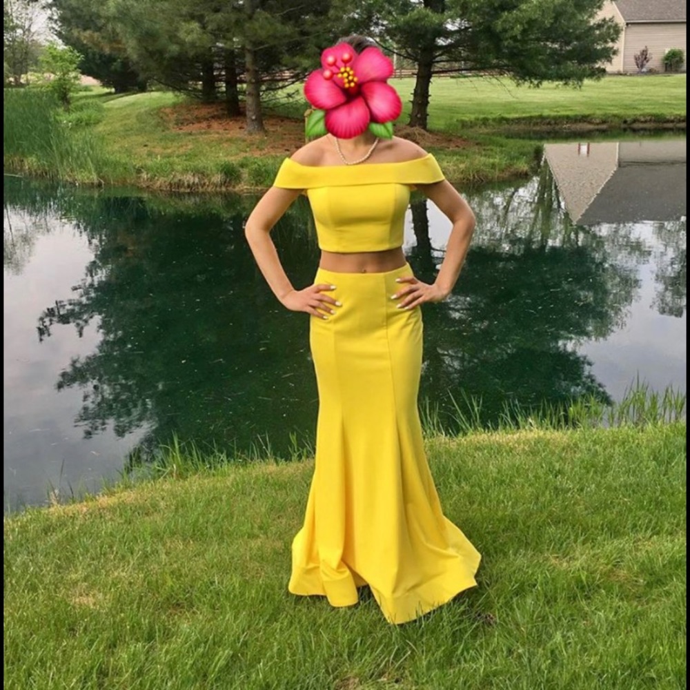 Evening /Prom LaFemme Designer 2Pc Off The Shoulder Dress 4